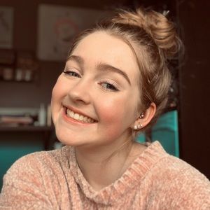 Meet your Posher, Hailey